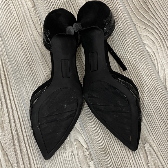 Anne Klein Black Pointed Heels - Picture 6 of 6